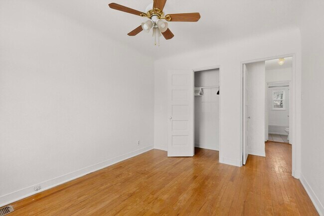 Building Photo - 116 Columbia Dr SE