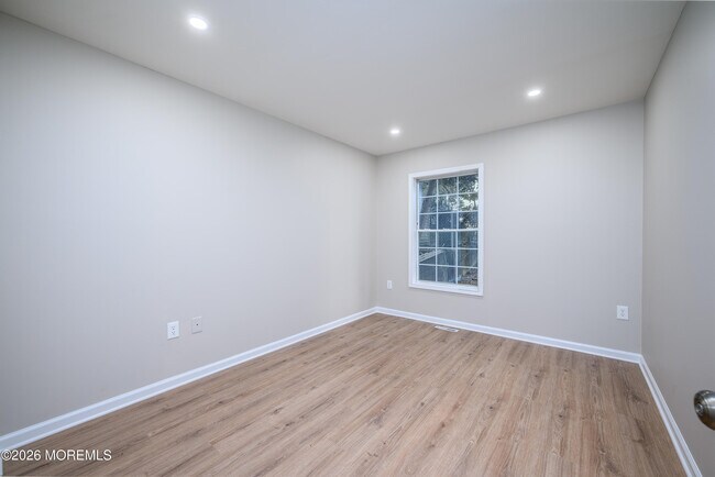 Building Photo - 114 Watson Ave