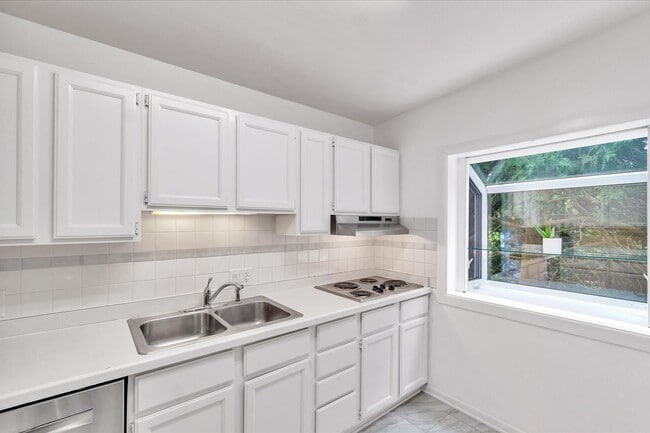 Building Photo - 1807 Fair St