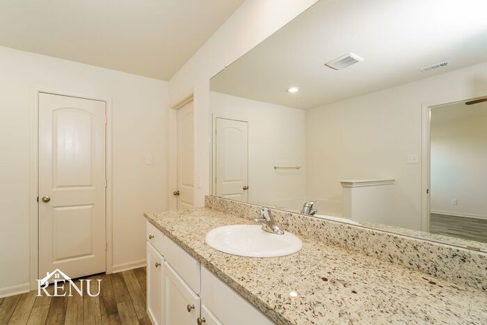 Building Photo - 11022 Yonder Flts