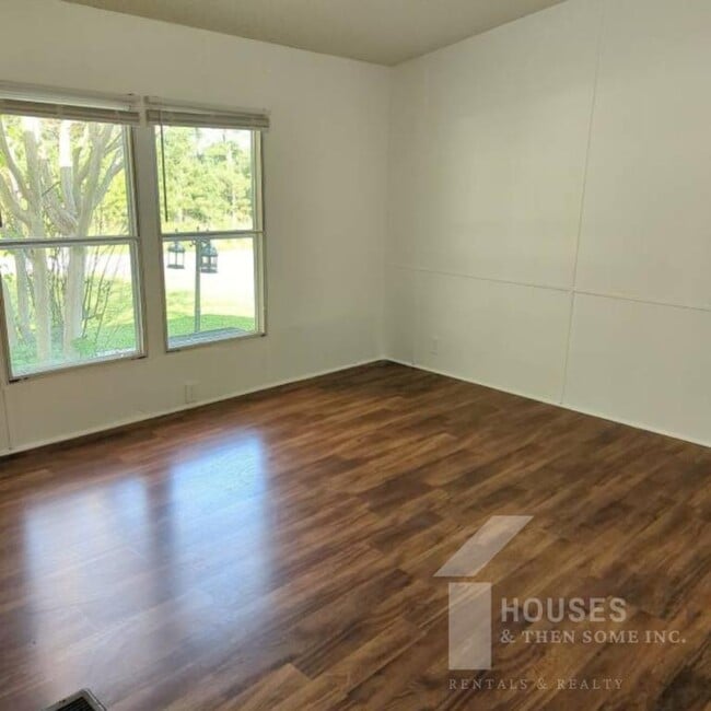 Building Photo - 515 McKinney Rd