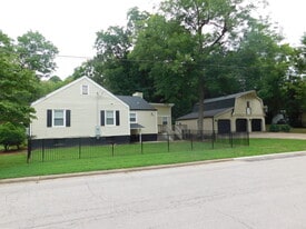 Building Photo - 700 Monroe Dr