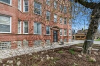 Building Photo - 3202 W Fulton Blvd