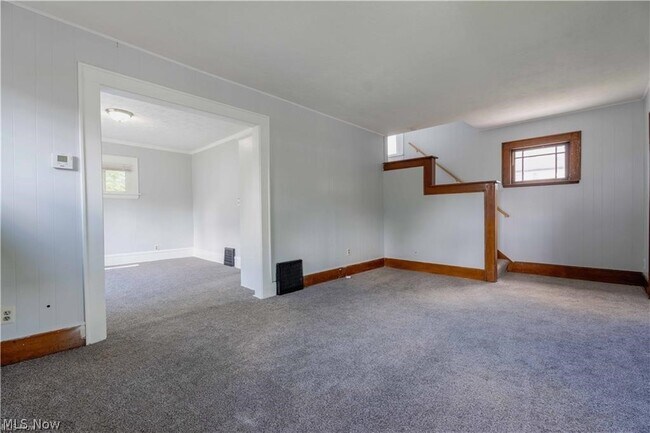 Building Photo - 897 Peckham St