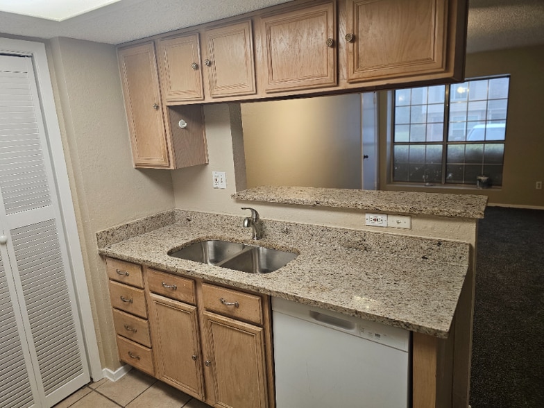 Building Photo - 2400 Jupiter Rd