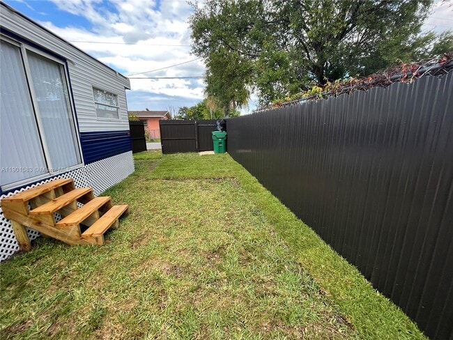 Building Photo - 1600 NW 42nd St