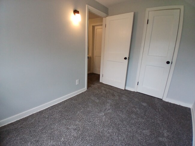 Building Photo - Milpine Garden Townhomes