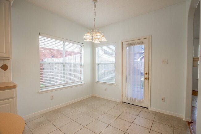 Building Photo - 4823 Zachary Ln