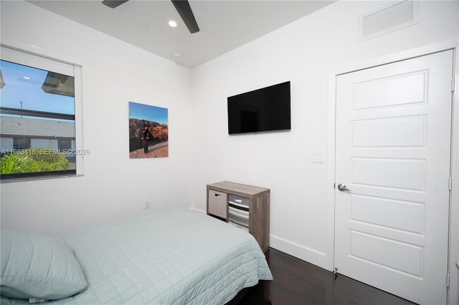 Building Photo - 15785 NW 91st Ct