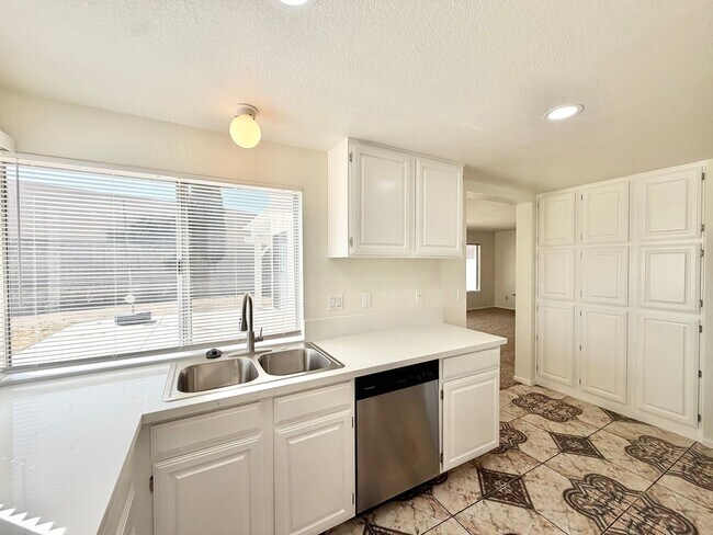 Building Photo - 16309 Silverbirch Rd