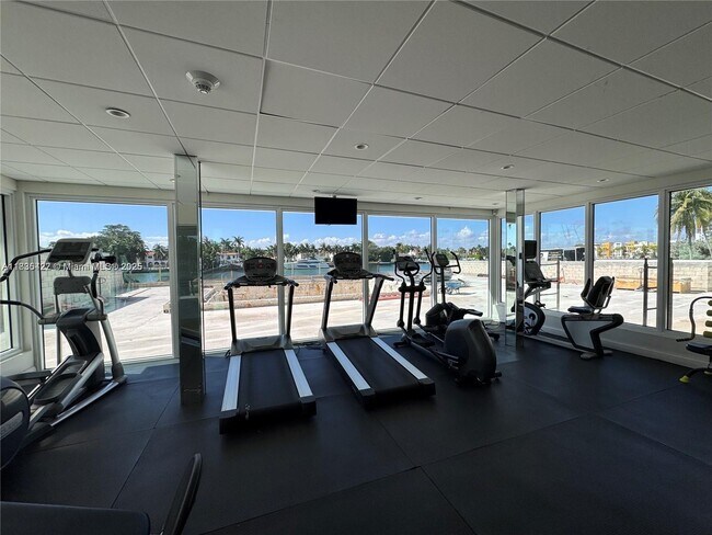 Building Photo - 5750 Collins Ave