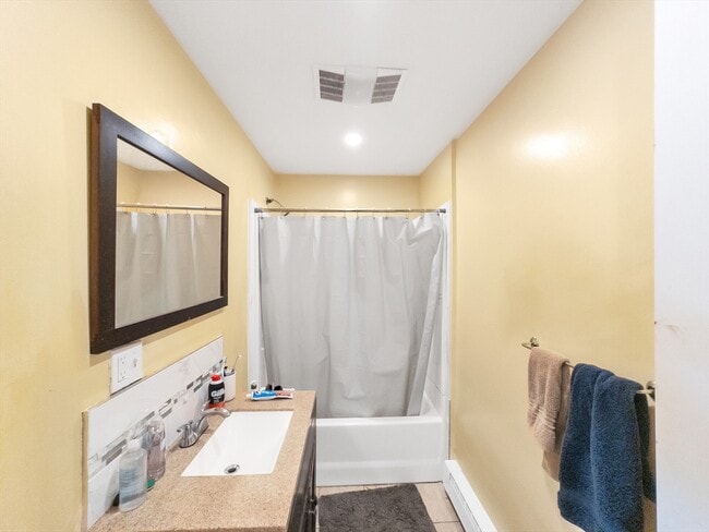 Building Photo - 32 Fisher Ave