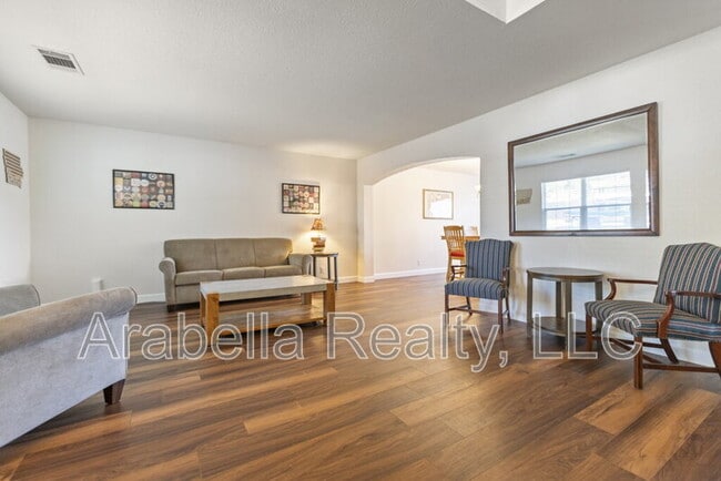 Building Photo - 9810 Moffitt Dr