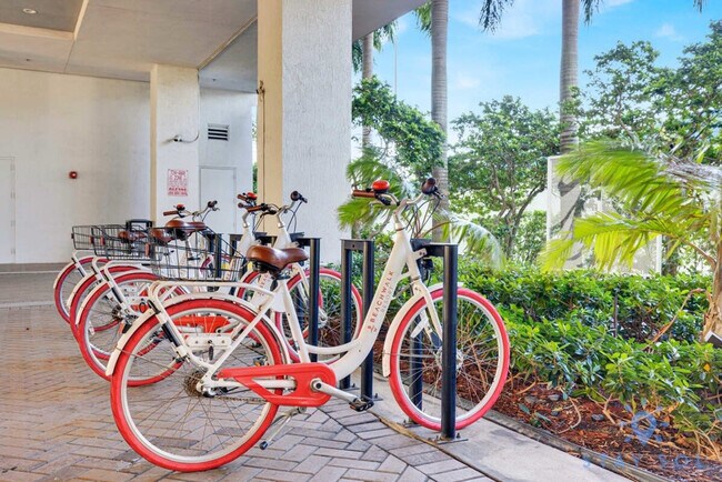 Building Photo - 1180 E Hallandale Beach Blvd