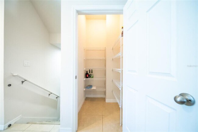 Building Photo - 980 Lakefront Village Dr