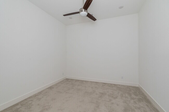 Building Photo - 720 Wycliffe Dr