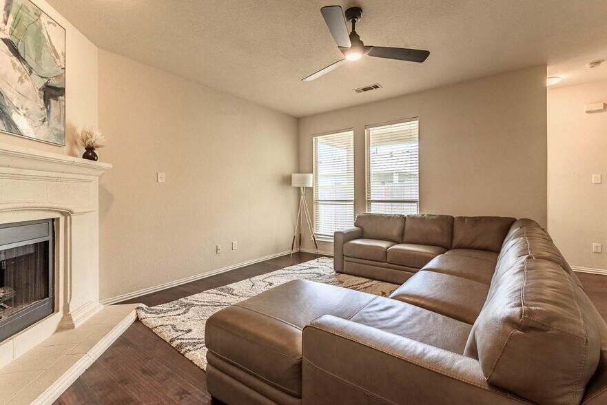 Building Photo - 2856 Spotted Owl Dr