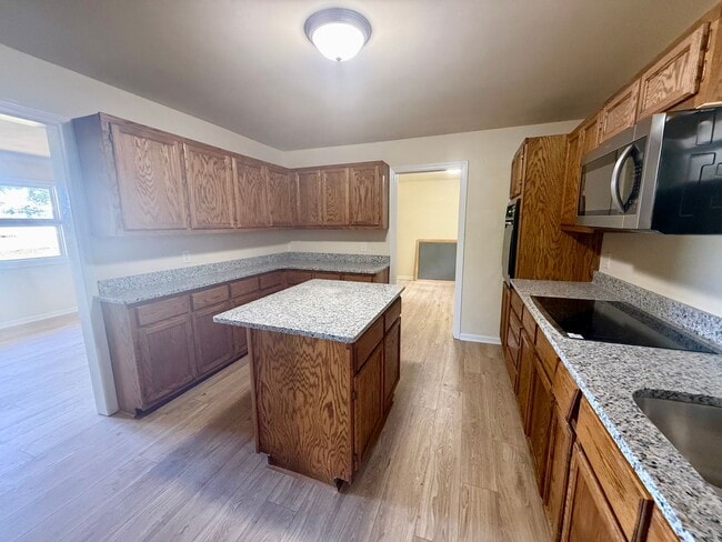 Building Photo - 2BR • 1BA + Two Flex Spaces – Updated Home in Gibsonville!