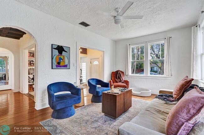 Building Photo - 411 SW 19th St