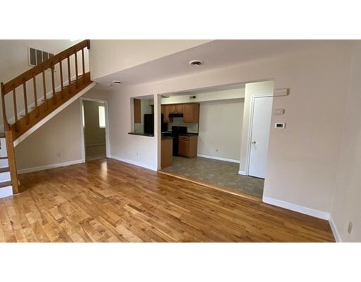 Building Photo - 205 Lake St