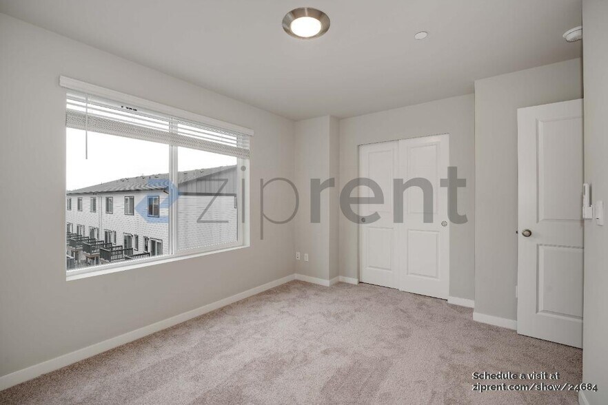 Building Photo - 9614 19th Ave SE