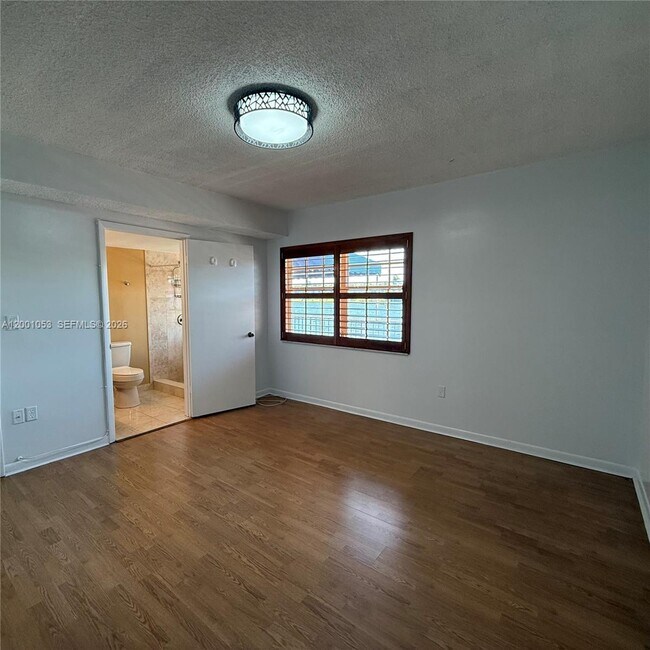 Building Photo - 6980 NW 173rd Dr