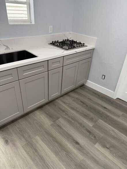 Building Photo - 3867 5th St