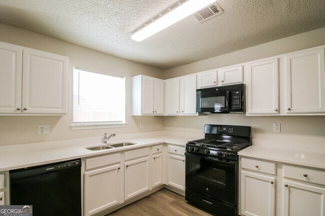 Building Photo - 225 Colser Drive