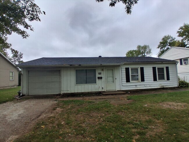 Primary Photo - 908 Knollcrest Dr