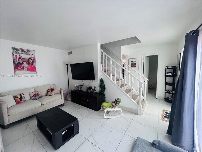 Building Photo - 8610 SW 156th Ct