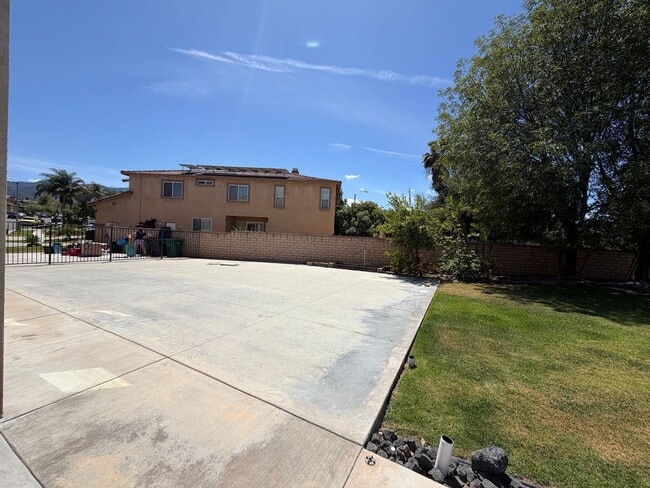 Building Photo - 885 Alsace Dr