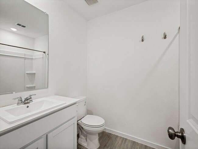 Building Photo - 6736 Bramblewood Dr