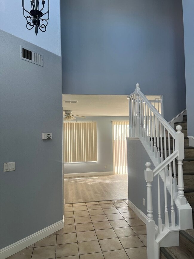 Building Photo - PRICE REDUCED!! LOVELY REMODELED 4 BEDROOM...