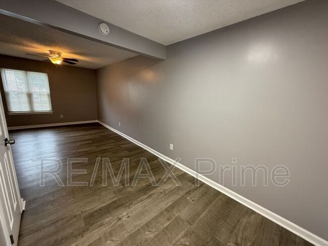 Building Photo - 906 Seabreeze Ct