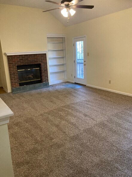 Living room - 2696 Green Hollow Ln