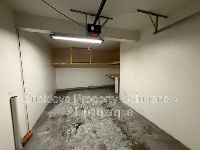 Building Photo - 8444 Spain Rd NE