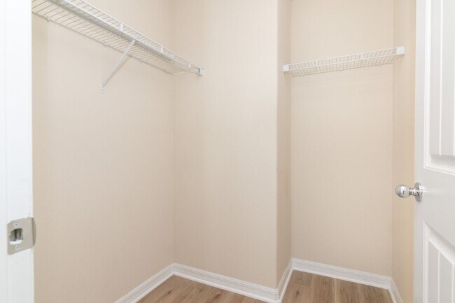Building Photo - Stunning 4bed /3.5 bath Home For Rent at W...