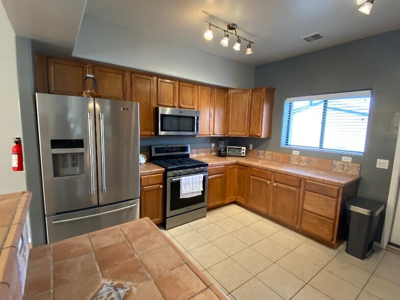 Building Photo - 1135 Boulder Park Ave