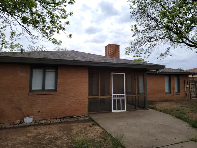 Building Photo - Beautifully remodeled 4 bedroom home in So...