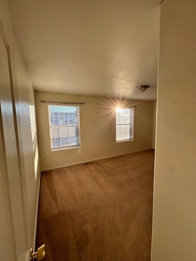 Primary Photo - 3 Bedroom 2 Bathroom Centrally Located Tow...