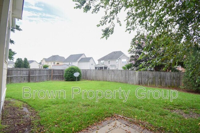 Building Photo - 4025 Fallberry Dr
