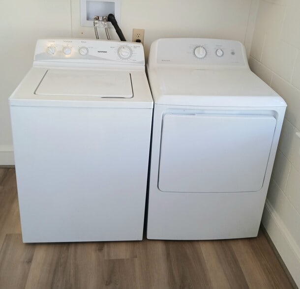 washer dryer - 809 W Osborn Rd