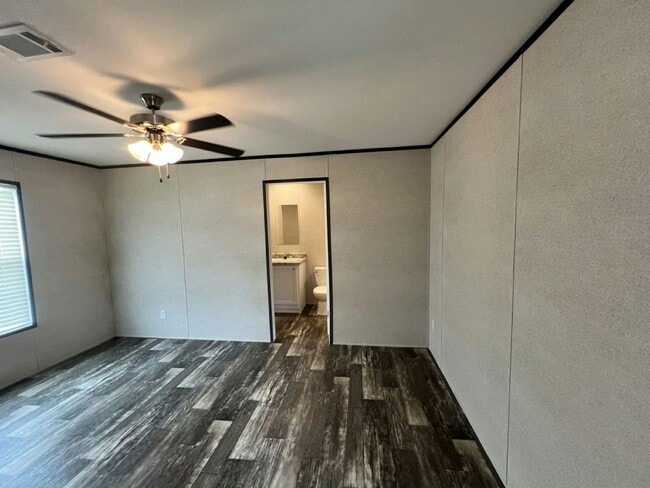 Building Photo - 38 Tower Manor Cir W