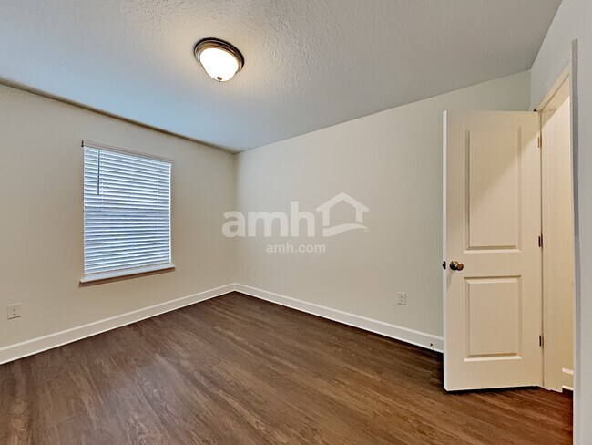 Building Photo - 4604 Birdsong Dr