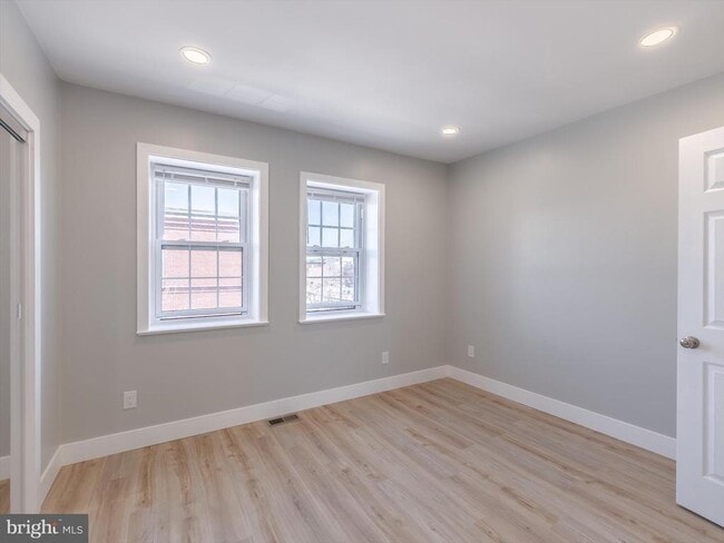 Building Photo - 672 N 19th St