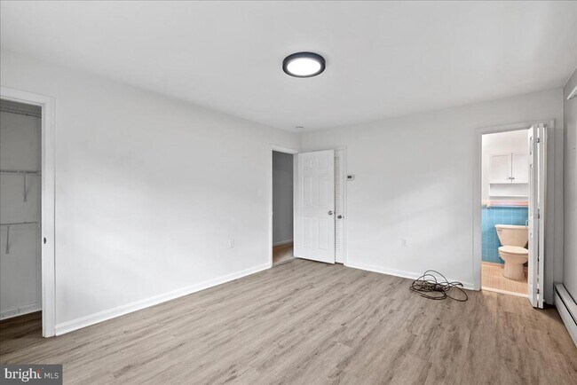 Building Photo - 919 Ednor Rd