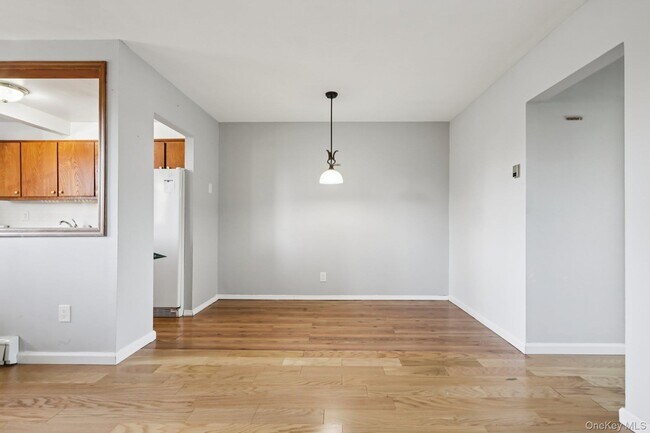 Building Photo - 4 Wyndover Woods Ln