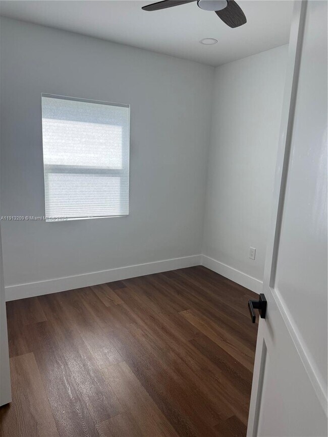 Building Photo - 5636 NW 4th Ave