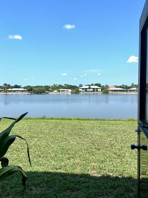 Building Photo - Lakeside 303