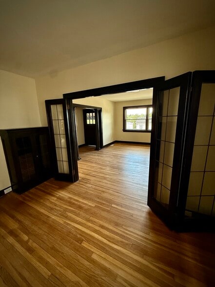 Dining Room - 2024 Perrysville Ave